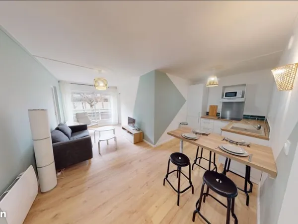 Chambres à louer dans grand appartement rénové - proche Université (Aucun frais de mise en 