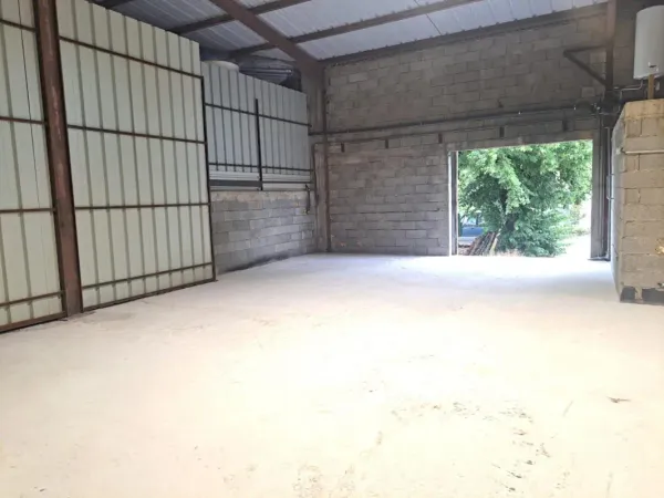LOCAL D'ACTIVITE 151M2 + 45M2 DE MEZZANINE 