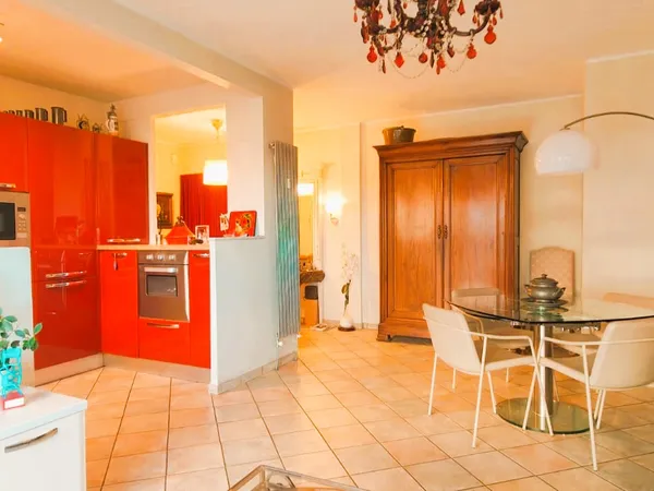 Appartement 3 pièces 84 m² 