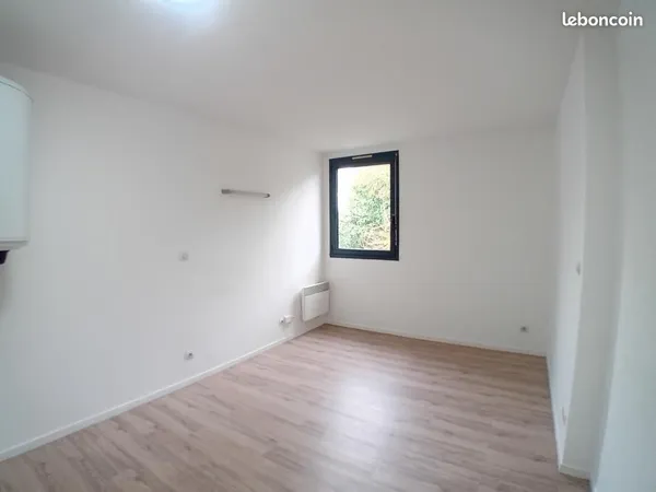 Studio 1 pièce 17 m² 