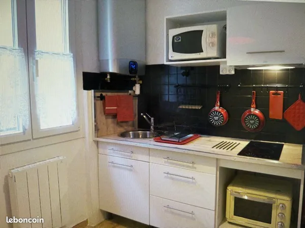 Loue p2 vide 35m2 