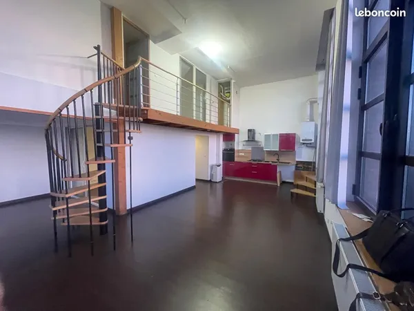 Loft 80 m² lumineux - Terrasse & parking - Tourcoing Gare - Sans frais d'agence 