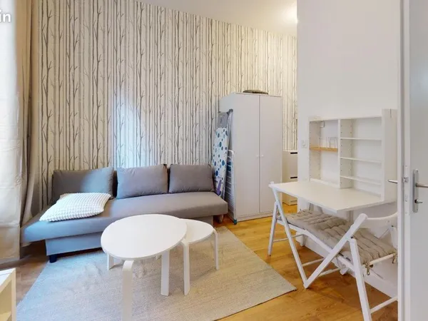 Studio 2 pièces 15 m² 