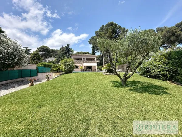 Villa 5 pièces 145 m² 