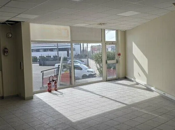 Local d'activité 274 m² 