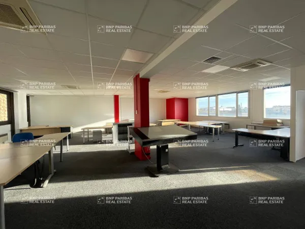 Bureaux 348 m² 