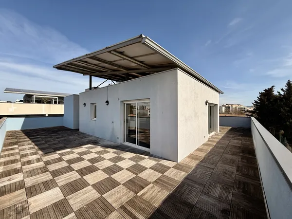 CASTELNAU LE LEZ (34), Roof Top à 11 min comédie 