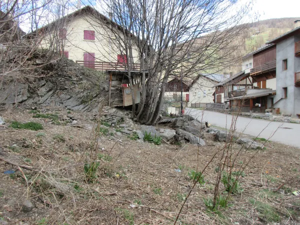 TERRAIN CONSTRUCTIBLE CENTRE VILLAGE 
