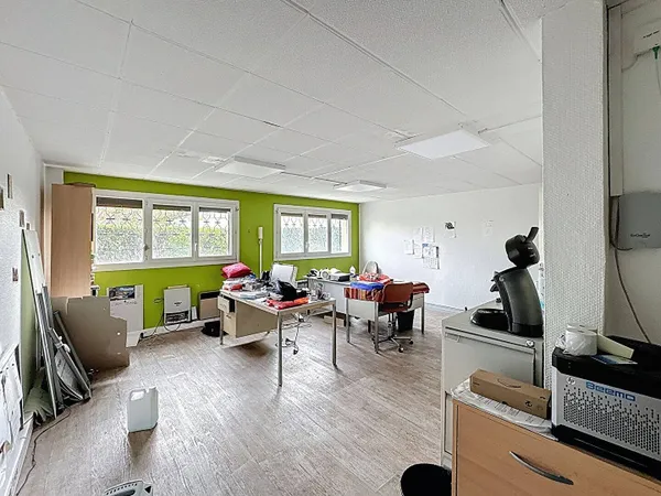 Local d'activité 4 pièces 80 m² 