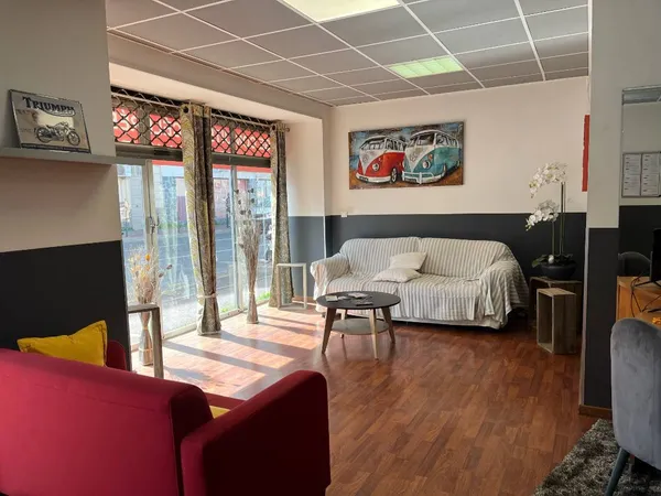Local commercial 3 pièces 120 m² 