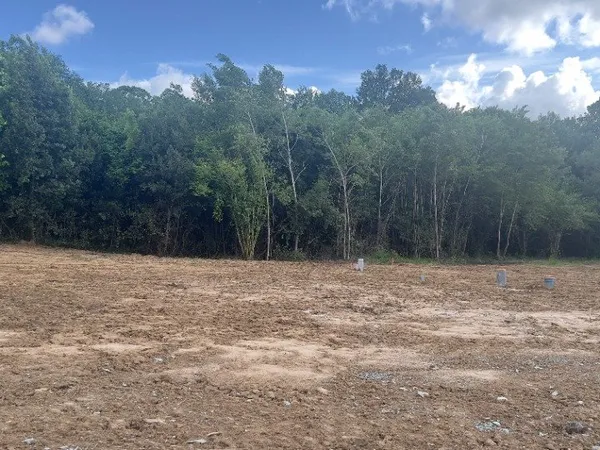 Terrain 600 m² 