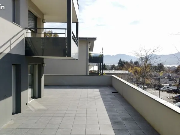 Location T3 - Aix-les-Bains - Terrasse 118 m² & vue lac 
