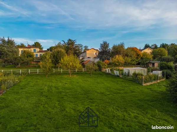 Terrain 820 m² Commelle-Vernay 