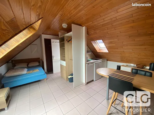 Studio 1 pièce 10 m² 