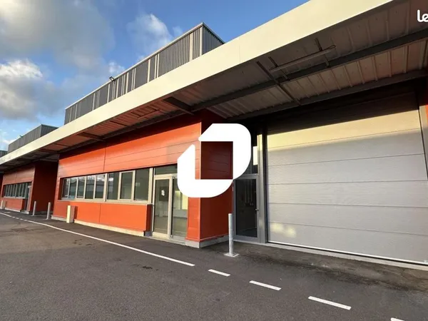 Local d'activité 368 m² 