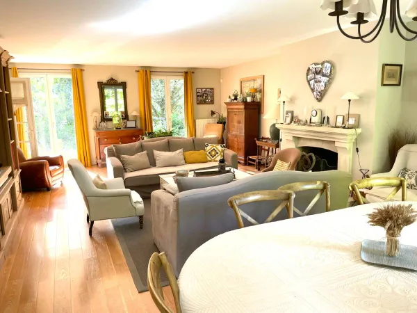 Mennecy (91) : vends maison 9 pièces avec sous-sol, jardin, dans quartier recherché 
