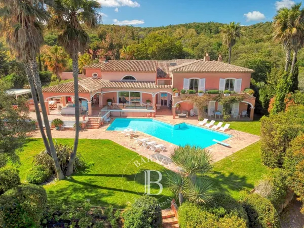 LOCATION SAISONNIÈRE - GOLFE DE SAINT-TROPEZ/GRIMAUD - VILLA - 8 