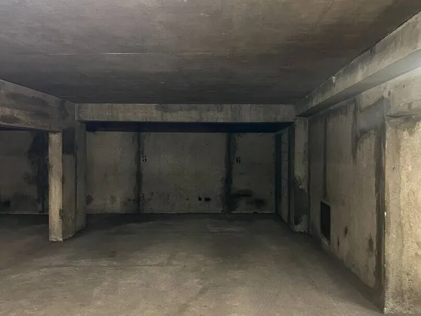 Parking 24 m² 