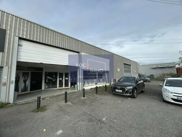 Local d'activité 800 m² 