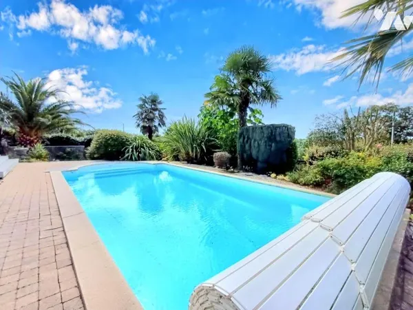 Maison 7 pièces 240 m² 