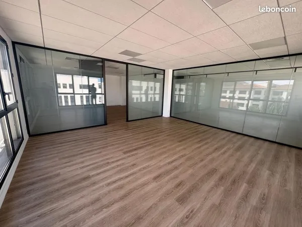 Bureaux 85 m² 