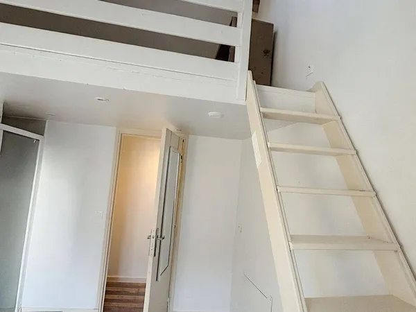Studio 1 pièce 19 m² 