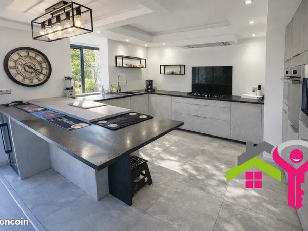 Maison 6 pièces 93 m² 