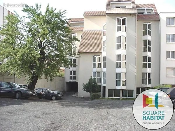 Studio 1 pièce 30 m² 