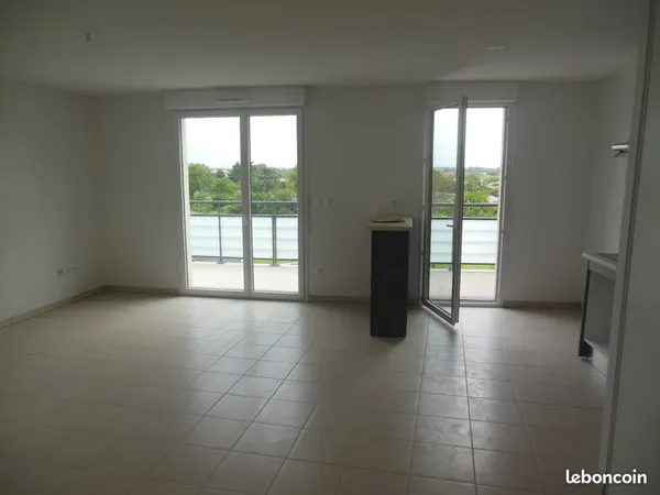 Superbe T3 Launaguet climatisé calme et avec vue au dernier étage 