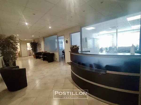 Bureaux 276 m² 