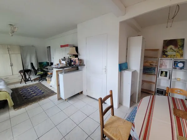 Maison familiale 7 pièces Lourdes, proximité commerces, 1975 
