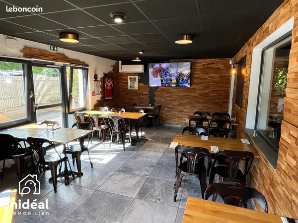 Restaurant 200 m² Bavay 