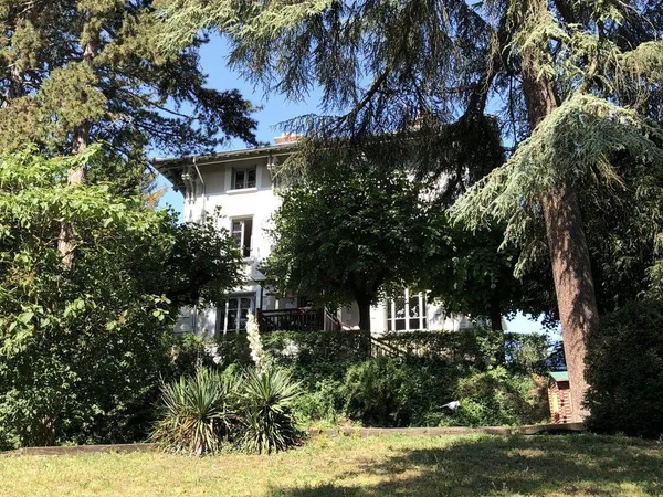 Villa 10 pièces 300 m² 