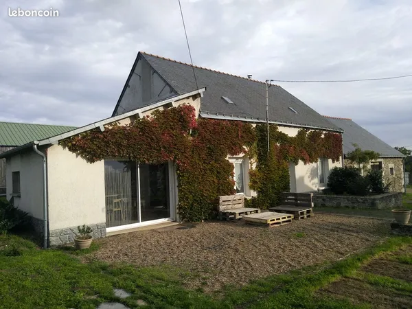 Maison avec jardin à louer à Montrelais 