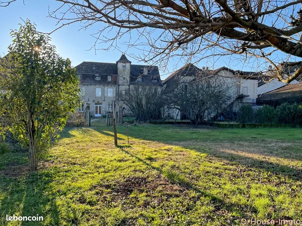 Maison 7 pièces 300 m² 