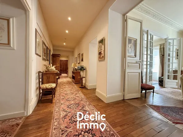 Appartement 5 pièces 162 m² 