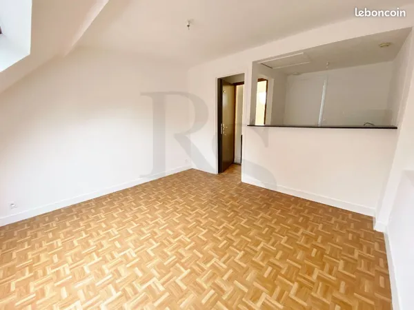 Studio 1 pièce 19 m² 