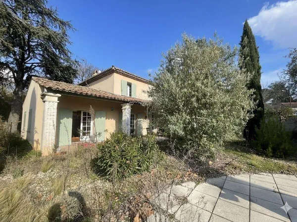 Villa 4 pièces 141 m² 