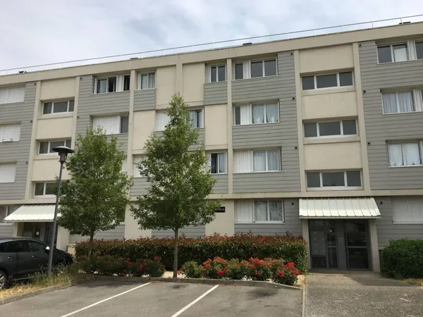 TILLIERES SUR AVRE - T4 de 70 m² 