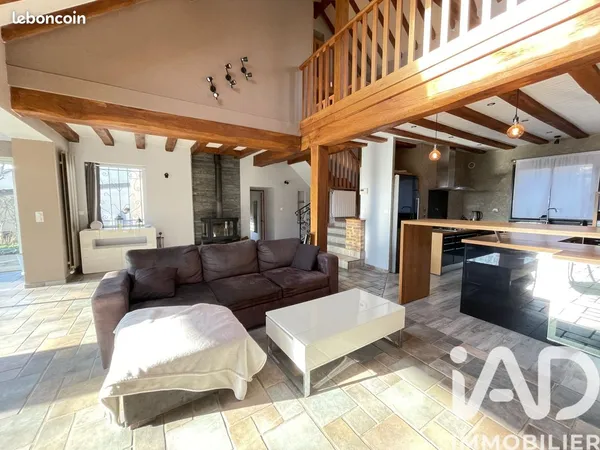 Propriété 6 pièces 183 m² 