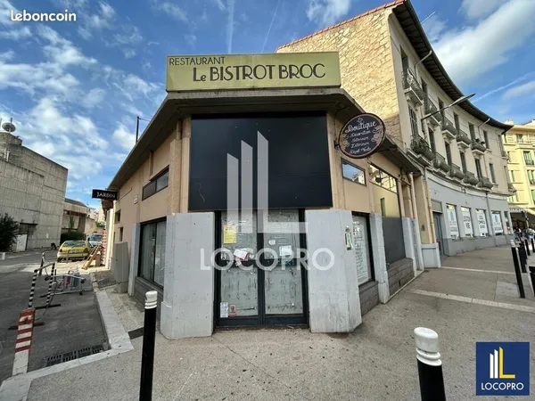 Local commercial 213 m² 