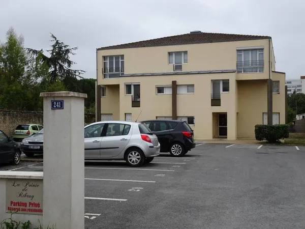 Studio 1 pièce 33 m² 