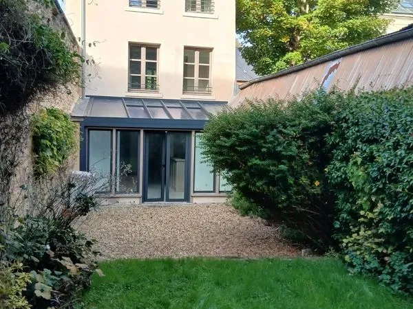 Boutique locale centre honfleur 100 m² jardin 100 m² prive 
