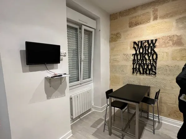 Propose appartement meublé 25m², Bordeaux Chartrons 