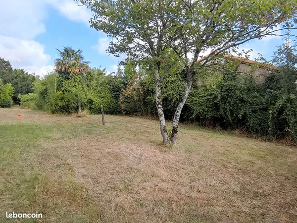 Terrain 550 m² SAINTE FLAIVE DES LOUPS 