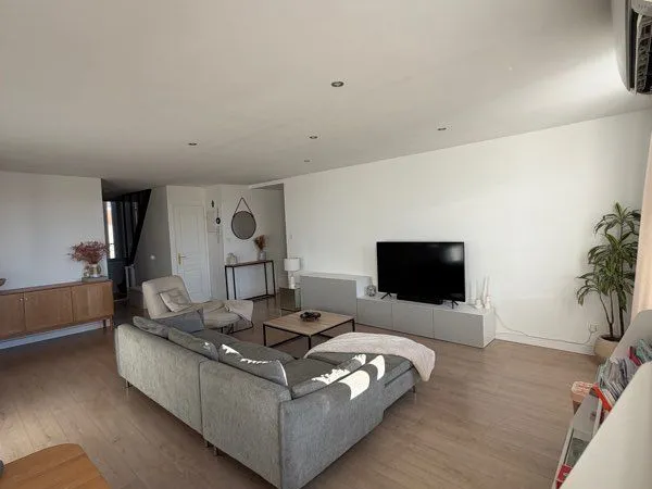 Duplex T4 climatisé et lumineux 