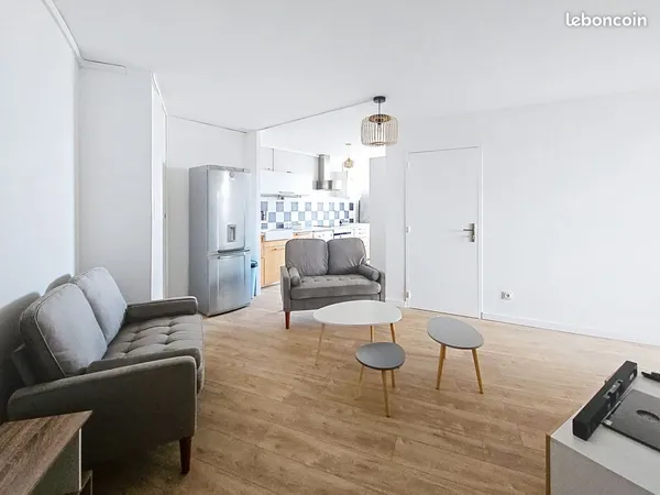 COLOCATION DANS T5 DE 92 m² CHAMBRE DE 12 m² 