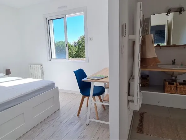 Chambre dans coloc avec salle d'eau et parking 
