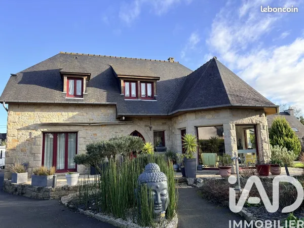 Propriété 7 pièces 232 m² 