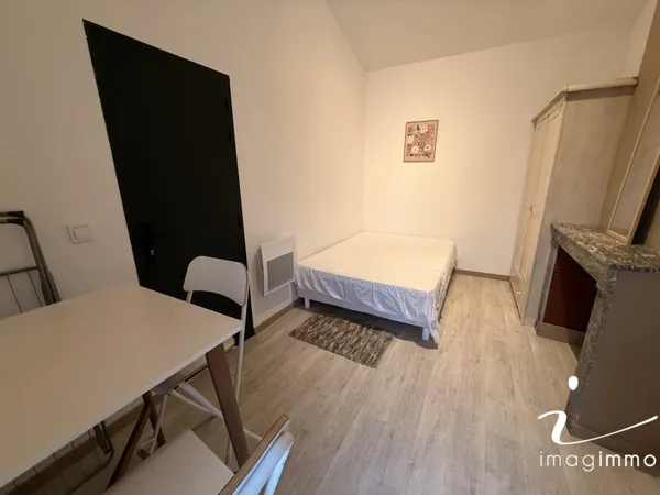 Studio 1 pièce 23 m² 